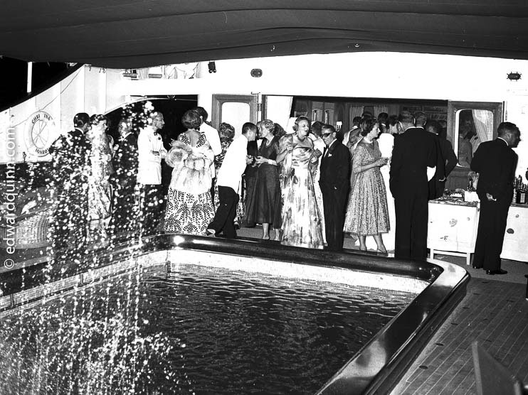 Cocktail on board the "Christina". Monaco 1954.