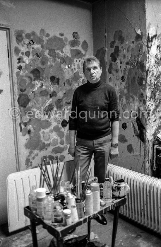 Francis Bacon at his Reece Mews studio. London 1978. - Photo by Edward Quinn