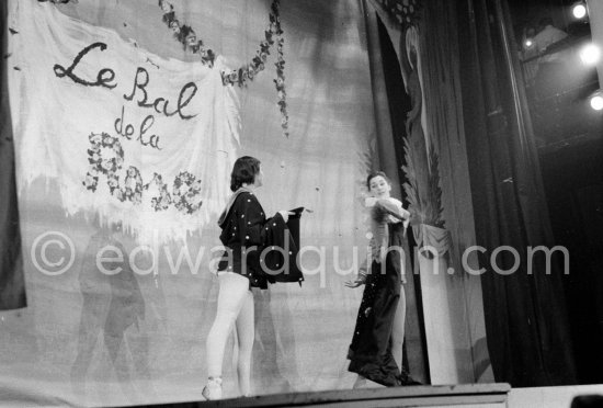"Mimi la Rose", the first ballet since Françoise Sagan\'s "Le Rendez-vous manqué". Bal de la Rose gala dinner at the International Sporting Club in Monte Carlo, 1958. - Photo by Edward Quinn