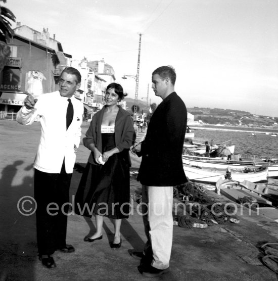 Marlon Brando and his fiancée Josanne Mariani-Bérenger at the port in Bandol 1954. - Photo by Edward Quinn