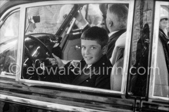 Michael, the eldest son of Charlie Chaplin. Nice Airport 1956. Car: 1956 Bentley S1, registered VD42299 – CH, Standard Steel Sports Saloon. Detailed info on this car by expert Klaus-Josef Rossfeldt see About/Additional Infos. - Photo by Edward Quinn