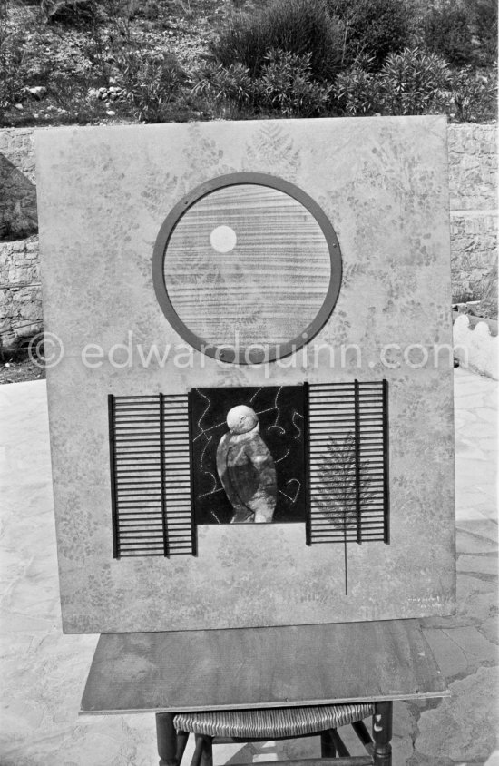 Assemblage "Première pensée in the garden of the second house of Max Ernst and Dorothea Tanning in Seillans 1975. - Photo by Edward Quinn