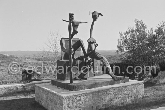 "Capricorne" in the garden of the second house of Max Ernst and Dorothea Tanning in Seillans 1975. - Photo by Edward Quinn