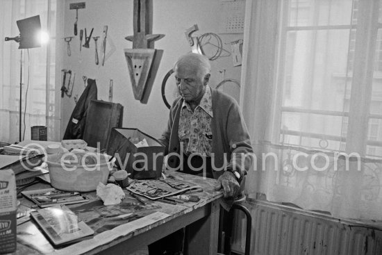 Max Ernst working on sculpture "L\'oiseau Janus" ("Vogel Janus") at his studio in Paris 1974. - Photo by Edward Quinn