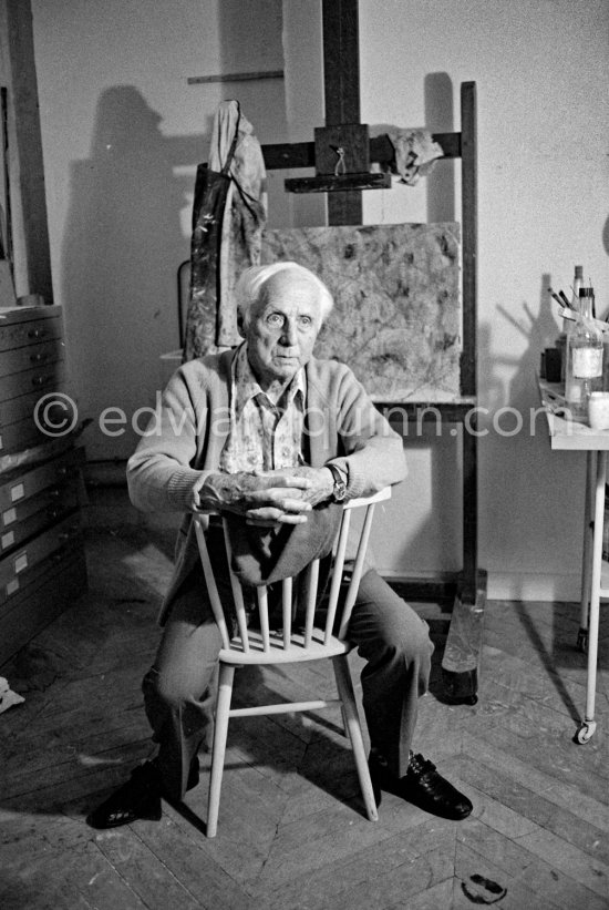 Max Ernst at his studio. Paris 1974. - Photo by Edward Quinn