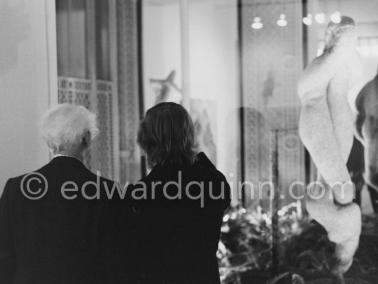Max Ernst and Werner Spies at the opening of the exhibition "Dorothea Tanning: Oeuvre" (retrospective), Centre National d\'Art Contemporain CNAC, Paris, May 28 - July 8, 1974. With sculptures by Dorothea Tanning. - Photo by Edward Quinn