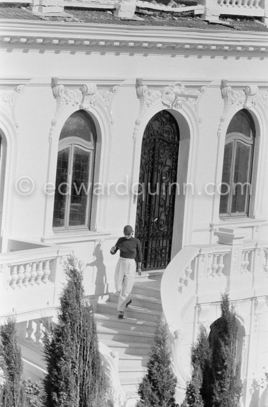 Greta Garbo, visiting Villa The Rock, before moving in. Cap d’Ail 1955. - Photo by Edward Quinn