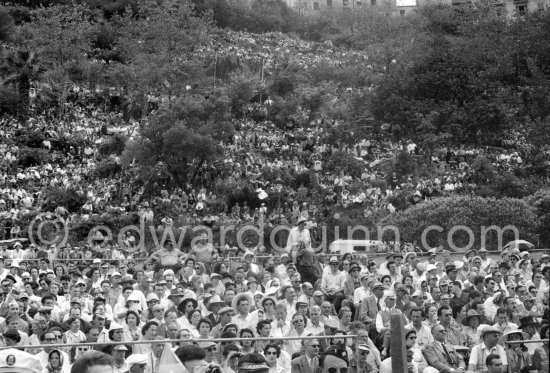 Spectators crowd the slopes of "Le Rocher". Monaco Grand Prix 1956. - Photo by Edward Quinn