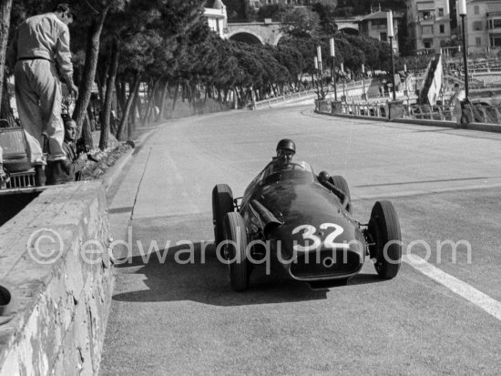 Juan Manuel Fangio, (32) Maserati 250F. Monaco Grand Prix 1957. - Photo by Edward Quinn