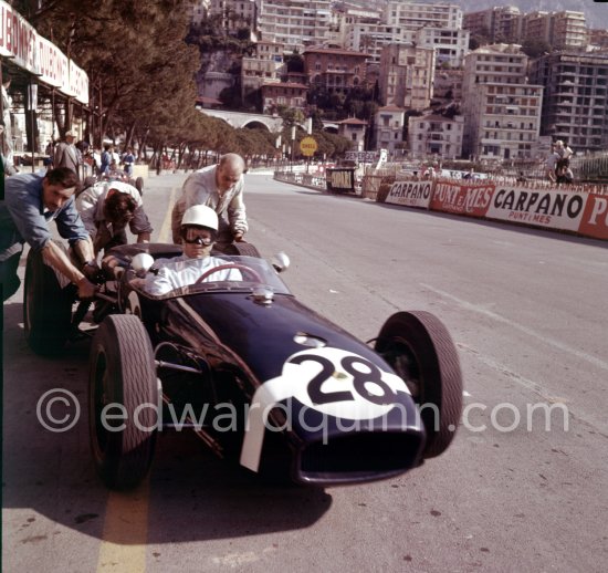 Stirling Moss, winner of the race, (28) Lotus 18. Monaco Grand Prix 1960. - Photo by Edward Quinn