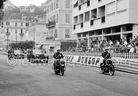 Prince Rainier and Princess Grace arrive. Monaco Grand Prix 1960. - Photo by Edward Quinn