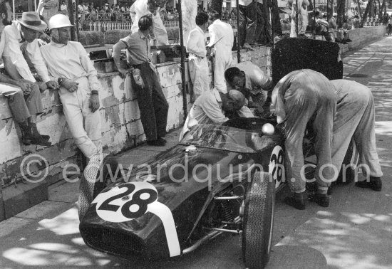 Rob Walker and Stirling Moss, (28) Lotus 18. Monaco Grand Prix 1960. - Photo by Edward Quinn