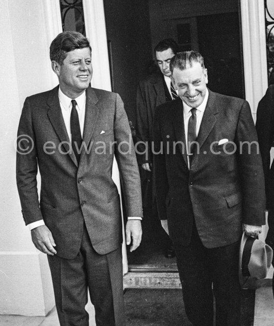 President John F. Kennedy leaving the U.S. Emabssy in Dublin, Ireland, after talks with Taoiseach (Prime Minister of Ireland) Seán Lemass. Visit of President Kennedy to Ireland. Dublin 1963 - Photo by Edward Quinn