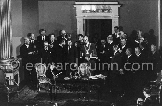 Visit of President Kennedy to Ireland. St Patrick’s Hall, in Dublin Castle. There, he was conferred with a Degree of Doctor of Laws by both the National University of Ireland and Dublin University. Dublin 1963. - Photo by Edward Quinn