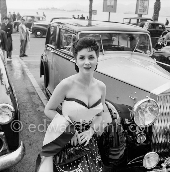 Gina Lollobrigida. Cannes Film Festival in front of the Carlton Hotel. Cannes 1954. Car: Rolls-Royce Silver Wraith, Hooper Touring Limousine (Design-No. 8098).
Detailed info on this car by expert Klaus-Josef Rossfeldt see About/Additional Infos. - Photo by Edward Quinn