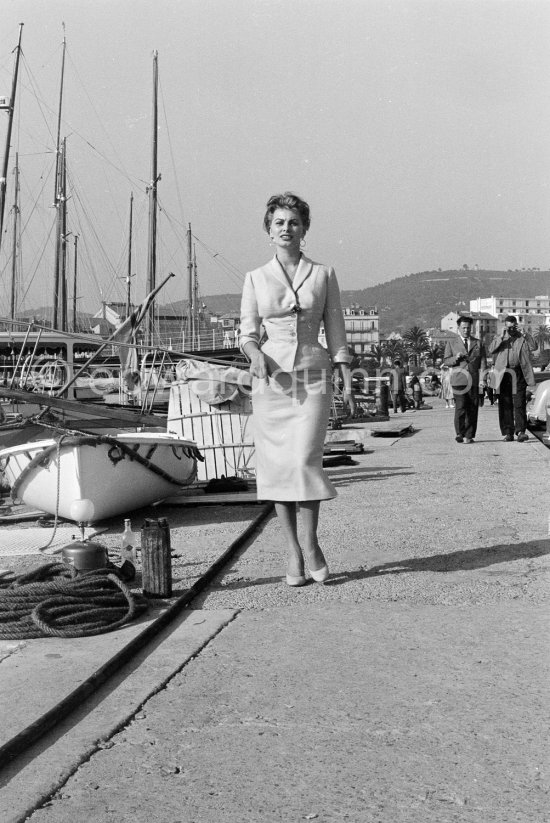 Sophia Loren. Cannes 1955. - Photo by Edward Quinn