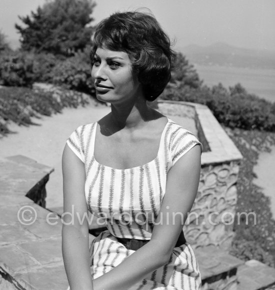 Sophia Loren on holiday in Saint-Tropez 1963. - Photo by Edward Quinn