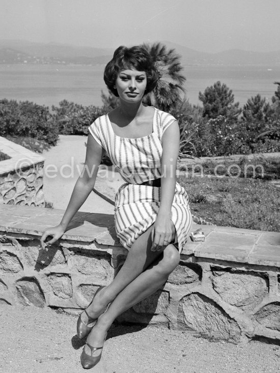 Sophia Loren on holiday in Saint-Tropez 1963. - Photo by Edward Quinn