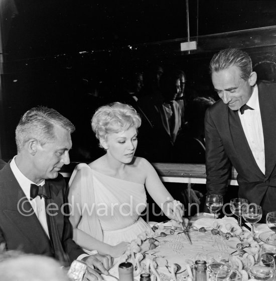 Kim Novak had been the queen of the Cannes Film Festival in 1956. She came again in 1959 as her film "In the Middle of the Night" was presented. Cary Grant had been separated from his third wife, the actress Betsy Drake, since 1958. The romance between Grant and Kim Novak was one of the highlights of the 1959 Festival. - Photo by Edward Quinn