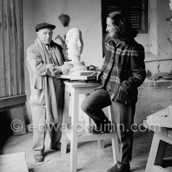 Pablo Picasso and Françoise Gilot with the sculpture "Tête de femme". Le Fournas, Vallauris 1953. - Photo by Edward Quinn