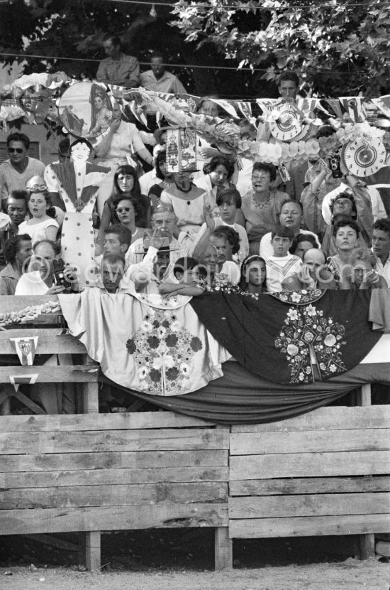 From left: Michel Leiris, Françoise Gilot, Claude Picasso, Pablo Picasso, Paul Derigon, the mayor of Vallauris, Hélène Parmelin. First Corrida of Vallauris 1954. - Photo by Edward Quinn