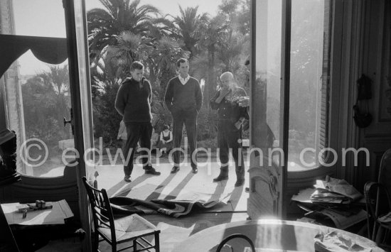 Pablo Picasso, Luis Miguel Dominguin and Paulo Picasso. La Californie, Cannes 1959. - Photo by Edward Quinn
