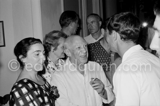 Pablo Picasso, Jacqueline, Luis Miguel Dominguin. After the bullfight, Arles 1960. - Photo by Edward Quinn