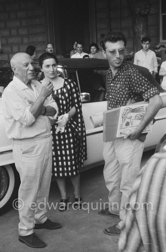 Picasso, Paulo, Dominguin. After the bullfight, Arles 1960 - Photo by Edward Quinn