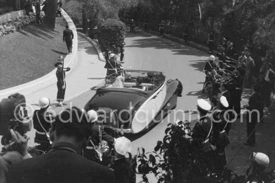 Wedding of Prince Rainier and Grace Kelly, Monaco Ville 1956. Car: 1953 Rolls-Royce Silver Wraith, #WVH74, Allweather Tourer Hooper. Detailed info on this car by expert Klaus-Josef Rossfeldt see About/Additional Infos. - Photo by Edward Quinn