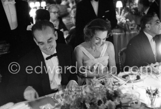 Prince Rainier and Dawn Addams, Aristotle Onassis (right). "Bal à l\'opéra", Monte Carlo 6.2.1959. - Photo by Edward Quinn