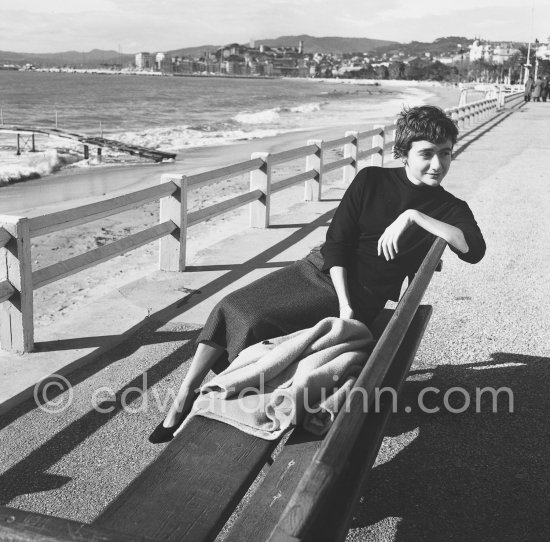 Françoise Sagan on the Croisette. Cannes 1954. - Photo by Edward Quinn