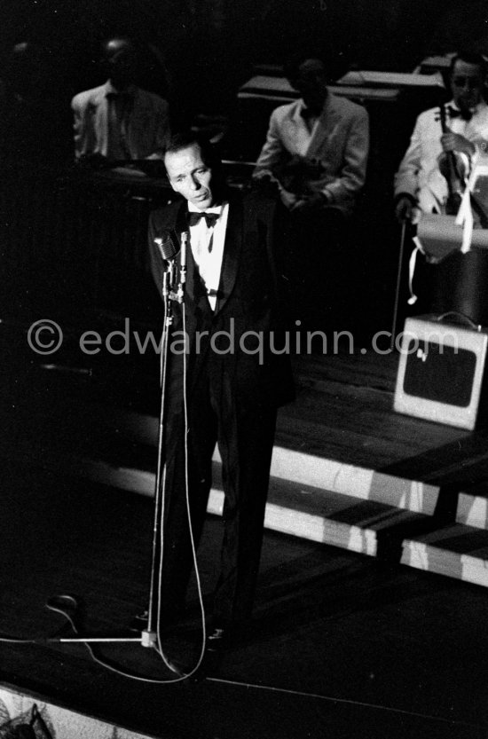 Frank Sinatra in performance during the gala at the Sporting d\'Eté, Monte Carlo 1958. - Photo by Edward Quinn
