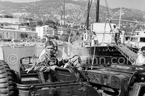 Lt. Sam Loggins (Frank Sinatra) during the filming of "Kings Go Forth". Villefranche-sur-Mer 1957. Car: 1951 or 52 Jeep M38 - Photo by Edward Quinn
