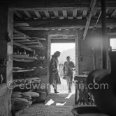 Pablo Picasso and Françoise Gilot at the entrance of the Madoura pottery. Vallauris 23.3.1953. - Photo by Edward Quinn