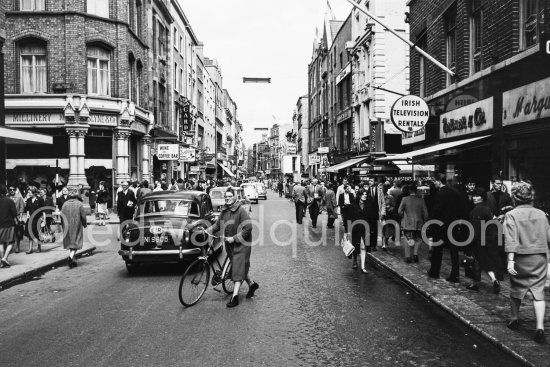 Dublin 1963. - Photo by Edward Quinn