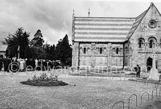 Glasnevin Cemetery. Dublin 1963. - Photo by Edward Quinn