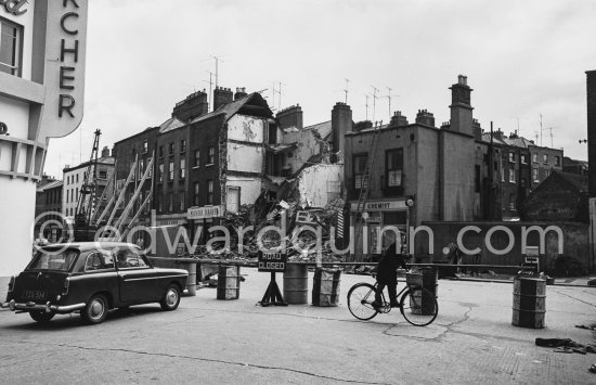 The aftermath of the Fenian St tenement collapse of June 1963. Dublin 1963. - Photo by Edward Quinn