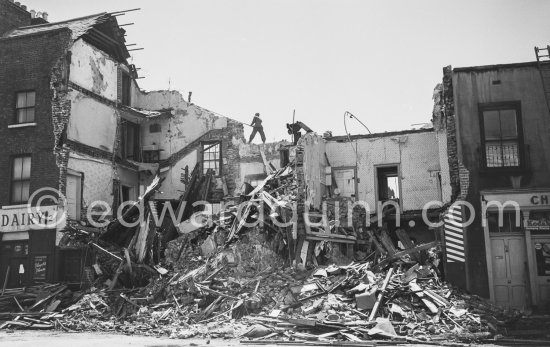 The aftermath of the Fenian St tenement collapse of June 1963. Dublin 1963. - Photo by Edward Quinn