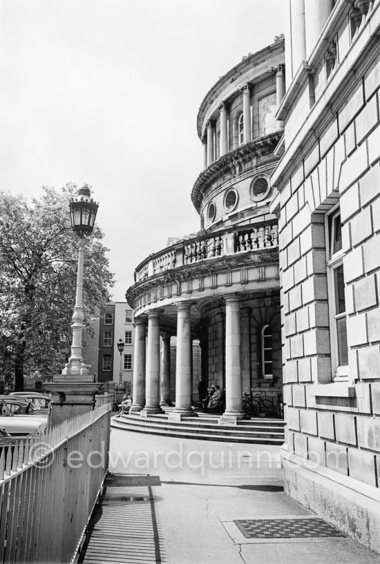 The National Library of Ireland. Dublin 1963. - Photo by Edward Quinn