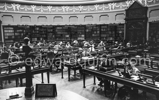 Dubliners studying at the National Library. Dublin 1963. - Photo by Edward Quinn