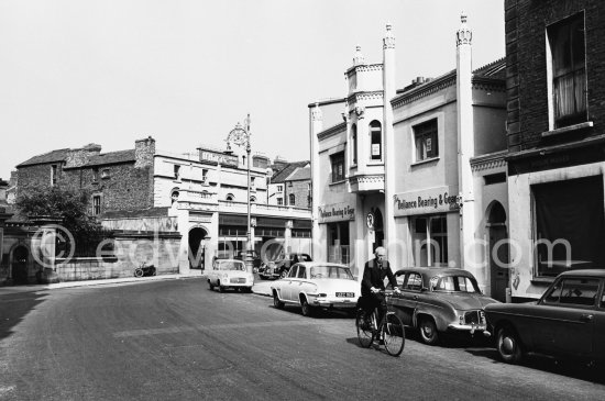 Turkish Bath, Lincoln Place (James Joyce, Ulysses). Dublin 1963. - Photo by Edward Quinn