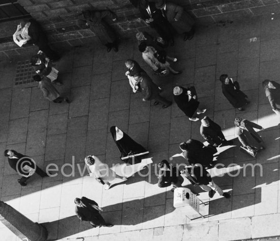 View from Nelson\'s Pillar (now demolished) Dublin 1963. - Photo by Edward Quinn