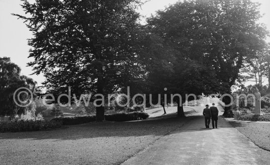 Statue to Sean Heuston. Phoenix Park. Dublin 1963. - Photo by Edward Quinn