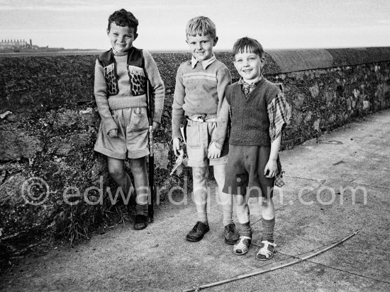 Children near Irishtown. Dublin 1963. - Photo by Edward Quinn