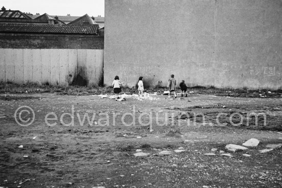 Dublin 1963. - Photo by Edward Quinn