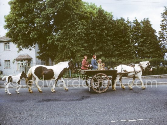 Travellers. Dublin 1963. - Photo by Edward Quinn