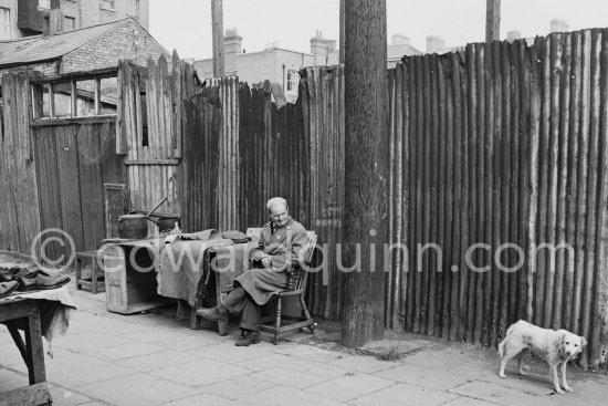 Anglesea Market, Dublin\'s secondhand market in a laneway off Moore Street. Dublin 1963. - Photo by Edward Quinn