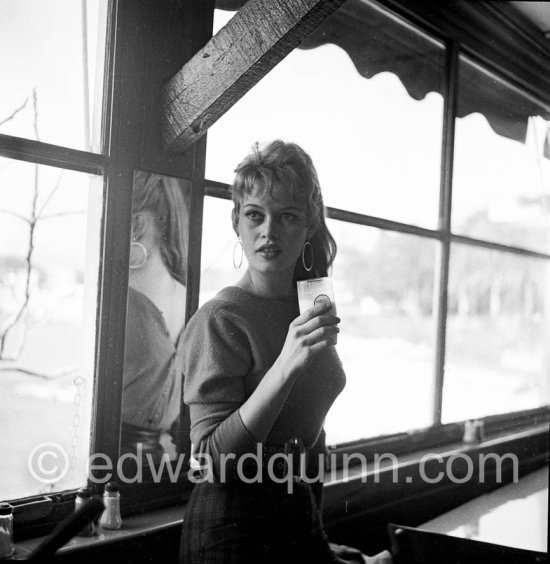 Brigitte Bardot at Coco Beach. Nice 1955. - Photo by Edward Quinn