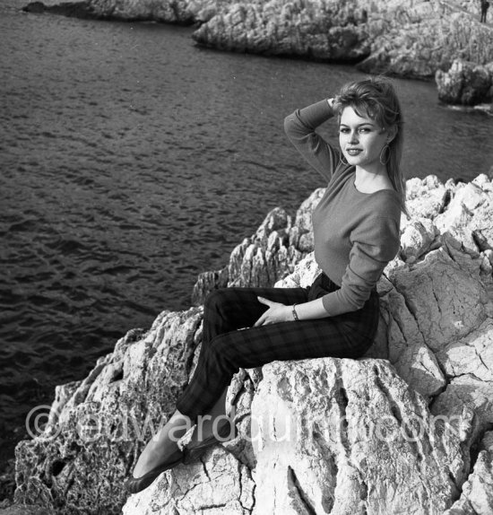 Brigitte Bardot at Coco Beach. Nice 1955. - Photo by Edward Quinn