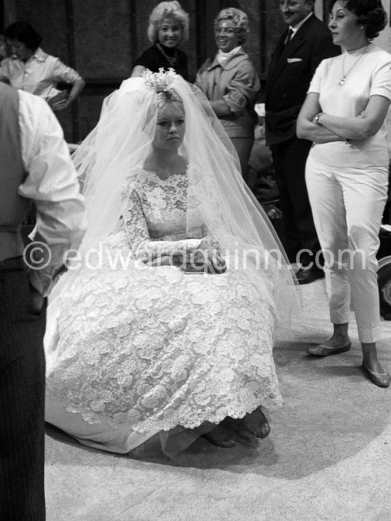 Brigitte Bardot during filming of “Voulez-vous danser avec moi?”. Nice 1959. - Photo by Edward Quinn